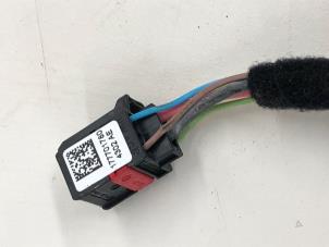 Gebruikte Gasveer links-achter Skoda Kamiq 1.0 TSI 12V Prijs € 175,00 Margeregeling aangeboden door Wessel Parts & Service B.V.