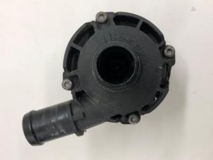Gebruikte Waterpomp Dacia Sandero III 1.0 TCe 90 12V Prijs € 39,00 Margeregeling aangeboden door Autobedrijf G.H. Wessel B.V.