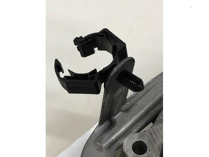 Gebruikte Distributiedeksel BMW 1 serie (F20) 116d 1.6 16V Efficient Dynamics Prijs € 61,95 Margeregeling aangeboden door Wessel Parts & Service B.V.