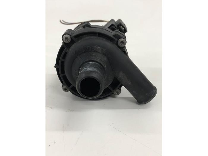Gebruikte Waterpomp Mercedes GLC Coupe (C253) 3.0 350d V6 24V 4-Matic Prijs € 36,75 Margeregeling aangeboden door Wessel Parts & Service B.V.