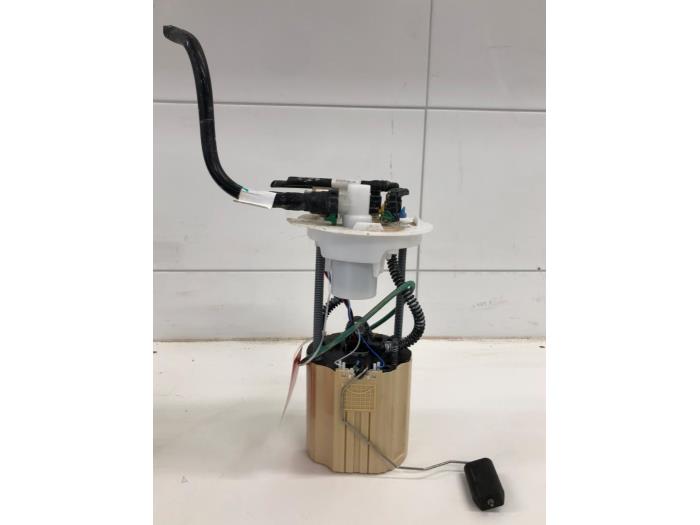 Gebruikte Tank element Pomp Opel Mokka/Mokka X 1.4 Turbo 16V 4x2 Prijs € 93,45 Margeregeling aangeboden door Wessel Parts & Service B.V.