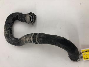 Gebruikte Intercooler Slang Opel Mokka/Mokka X 1.4 Turbo 16V 4x2 Prijs € 39,00 Margeregeling aangeboden door Wessel Parts & Service B.V.