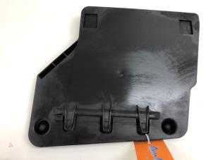 Gebruikte Afdekplaat motor Mercedes S (222.0/222.1) 3.0 S-400d 4-Matic Prijs € 49,00 Margeregeling aangeboden door Wessel Parts & Service B.V.