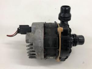 Gebruikte Waterpomp Mercedes S (222.0/222.1) 3.0 S-400d 4-Matic Prijs € 79,00 Margeregeling aangeboden door Wessel Parts & Service B.V.