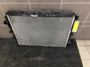 Gebruikte Radiateur Mercedes S (222.0/222.1) 3.0 S-400d 4-Matic Prijs € 175,00 Margeregeling aangeboden door Wessel Parts & Service B.V.