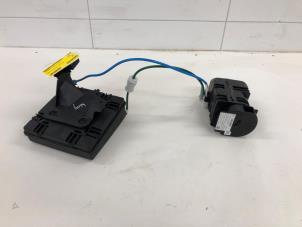 Gebruikte Compressor Mercedes S (222.0/222.1) 3.0 S-400d 4-Matic Prijs € 349,00 Margeregeling aangeboden door Wessel Parts & Service B.V.