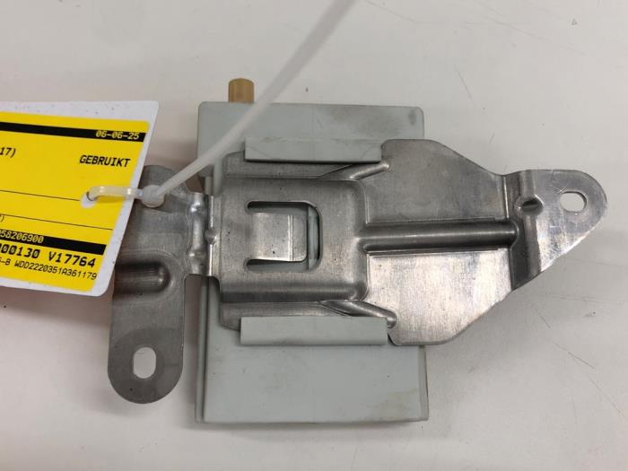 Gebruikte Computer Diversen Mercedes S (222.0/222.1) 3.0 S-400d 4-Matic Prijs € 156,45 Margeregeling aangeboden door Wessel Parts & Service B.V.