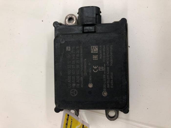 Gebruikte Radar sensor Mercedes S (222.0/222.1) 3.0 S-400d 4-Matic Prijs € 156,45 Margeregeling aangeboden door Wessel Parts & Service B.V.