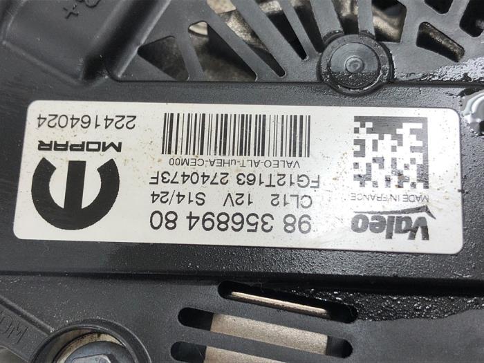 Dynamo van een Opel Mokka 1.2 Turbo 12V 2024