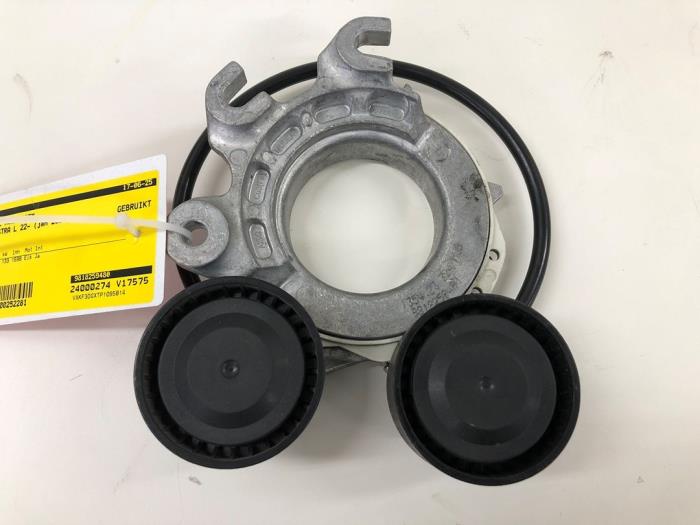 Gebruikte Spanrol Multiriem Opel Astra L (F3/FB/FM/FP) 1.6 Plug-in Hybrid Turbo 16V Prijs € 51,45 Margeregeling aangeboden door Wessel Parts & Service B.V.