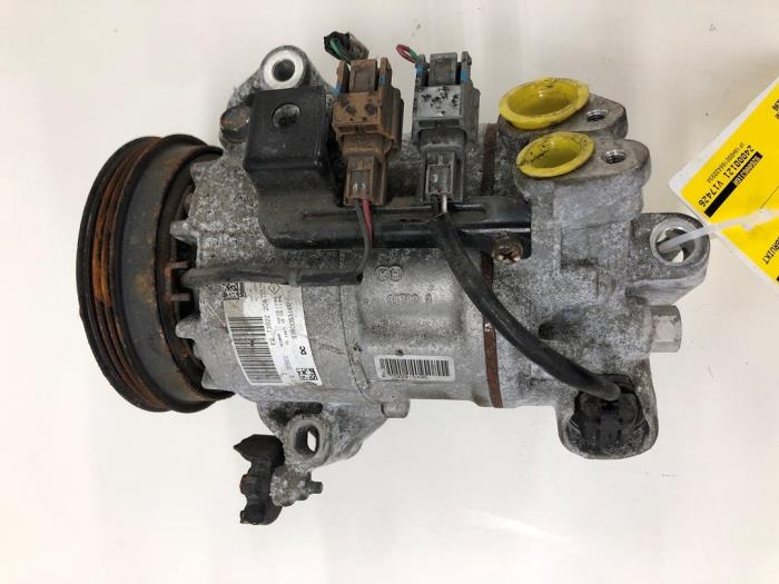 Gebruikte Aircopomp Renault Twingo III (AH) 1.0 SCe 75 12V Prijs € 156,45 Margeregeling aangeboden door Wessel Parts & Service B.V.