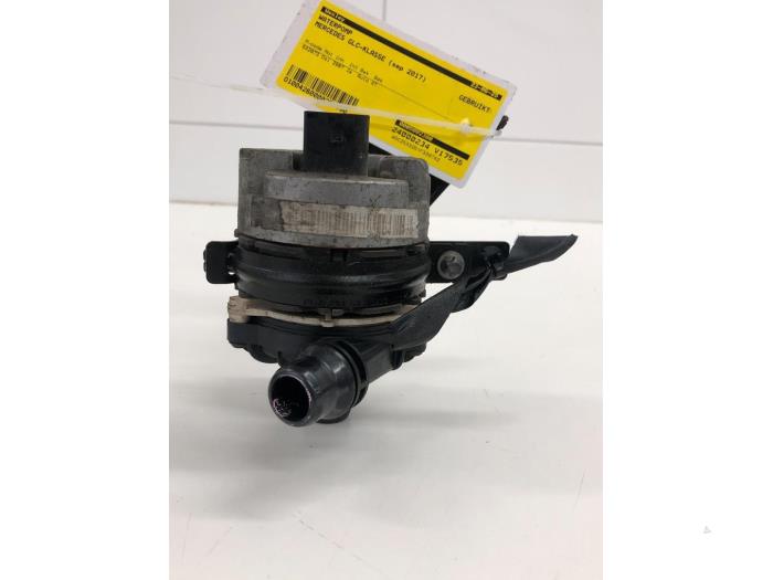 Gebruikte Waterpomp Mercedes GLC Coupe (C253) 3.0 350d V6 24V 4-Matic Prijs € 82,95 Margeregeling aangeboden door Wessel Parts & Service B.V.