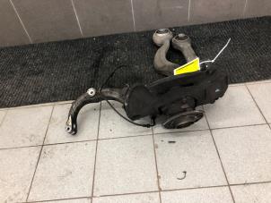 Gebruikte Asschenkel rechts-voor Mercedes S (222.0/222.1) 3.0 S-400d 4-Matic Prijs € 399,00 Margeregeling aangeboden door Wessel Parts & Service B.V.