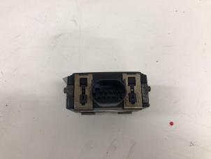 Gebruikte Radar sensor Seat Leon (5FB) 1.6 TDI 16V Prijs € 249,00 Margeregeling aangeboden door Wessel Parts & Service B.V.