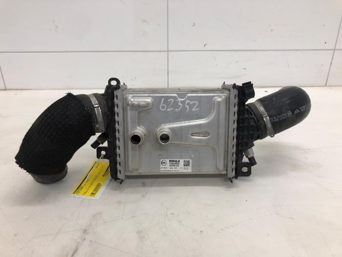 Gebruikte Intercooler Fiat Ducato (250) 2.3 D 120 Multijet Prijs € 208,95 Margeregeling aangeboden door Wessel Parts & Service B.V.