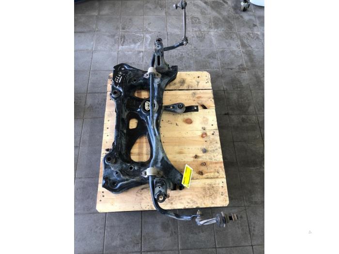 Gebruikte Subframe Skoda Octavia Combi (NXAC) 1.5 TSI 16V Prijs € 131,25 Margeregeling aangeboden door Wessel Parts & Service B.V.