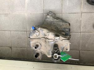 Gebruikte Tank adblue Volkswagen Polo VI (AW1) 1.6 TDI 16V 80 Prijs € 299,00 Margeregeling aangeboden door Wessel Parts & Service B.V.