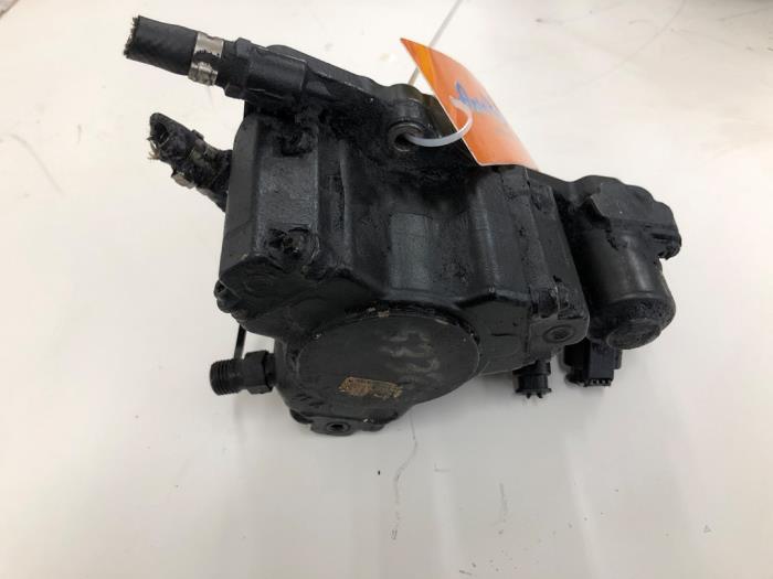 Dieselpomp van een Mercedes-Benz C Estate (S204) 2.2 C-200 CDI 16V . 2008