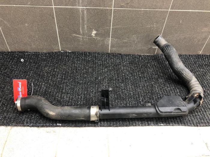 Gebruikte Intercooler Buis Opel Astra L (F3/FB/FM/FP) 1.6 Plug-in Hybrid Turbo 16V Prijs € 103,95 Margeregeling aangeboden door Wessel Parts & Service B.V.