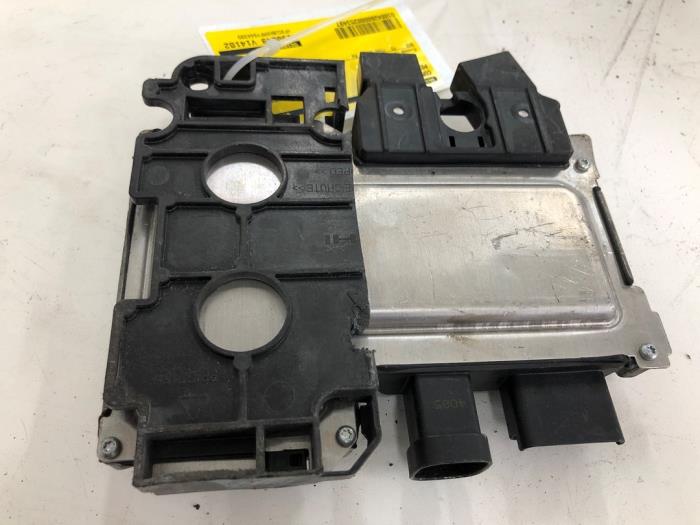 Gebruikte Computer Diversen Peugeot 2008 (CU) 1.6 BlueHDi 115 16V Prijs € 51,45 Margeregeling aangeboden door Wessel Parts & Service B.V.