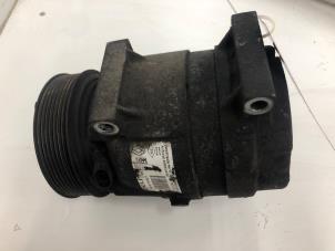 Gebruikte Aircopomp Opel Vivaro 2.5 CDTI 16V Prijs € 89,00 Margeregeling aangeboden door Wessel Parts & Service B.V.