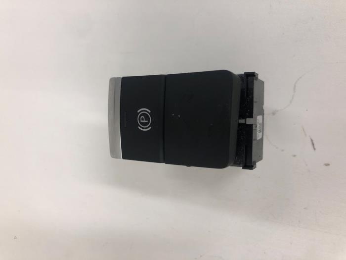 Gebruikte Handrem schakelaar Audi A5 Sportback (F5A/F5F) 2.0 TFSI Mild Hybrid 16V Prijs € 36,75 Margeregeling aangeboden door Wessel Parts & Service B.V.