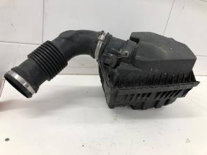 Gebruikte Luchtfilterhuis Opel Movano 2.3 CDTi 16V FWD Prijs € 69,00 Margeregeling aangeboden door Wessel Parts & Service B.V.