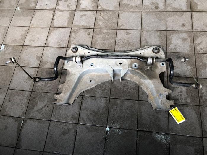 Gebruikte Subframe Renault Zoé (AG) R135 Prijs € 131,25 Margeregeling aangeboden door Wessel Parts & Service B.V.