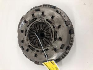 Gebruikte Dubbele massa vliegwiel Ford Transit Custom 2.2 TDCi 16V Prijs € 149,00 Margeregeling aangeboden door Wessel Parts & Service B.V.