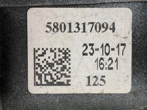 Gebruikte Luchtfilterhuis Iveco New Daily VI Prijs € 125,00 Margeregeling aangeboden door Wessel Parts & Service B.V.