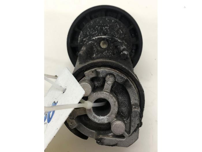Gebruikte Spanrol Multiriem Iveco New Daily VI Prijs € 36,75 Margeregeling aangeboden door Wessel Parts & Service B.V.