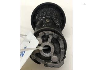 Gebruikte Spanrol Multiriem Iveco New Daily VI Prijs € 35,00 Margeregeling aangeboden door Wessel Parts & Service B.V.