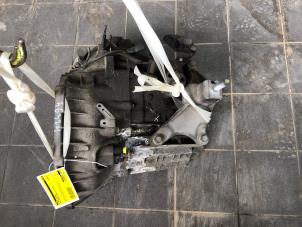 Gebruikte Versnellingsbak Ford Transit Connect 1.8 TDCi 75 Prijs € 249,00 Margeregeling aangeboden door Wessel Parts & Service B.V.