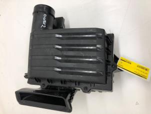 Gebruikte Luchtfilterhuis Volkswagen Arteon Shooting Brake (3HAC) 2.0 TSI 16V Prijs € 249,00 Margeregeling aangeboden door Wessel Parts & Service B.V.