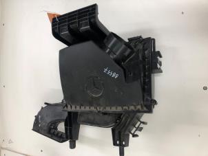 Gebruikte Luchtfilterhuis Mercedes Sprinter 3,5t (907.6/910.6) 317 CDI 2.0 D RWD Prijs € 125,00 Margeregeling aangeboden door Wessel Parts & Service B.V.