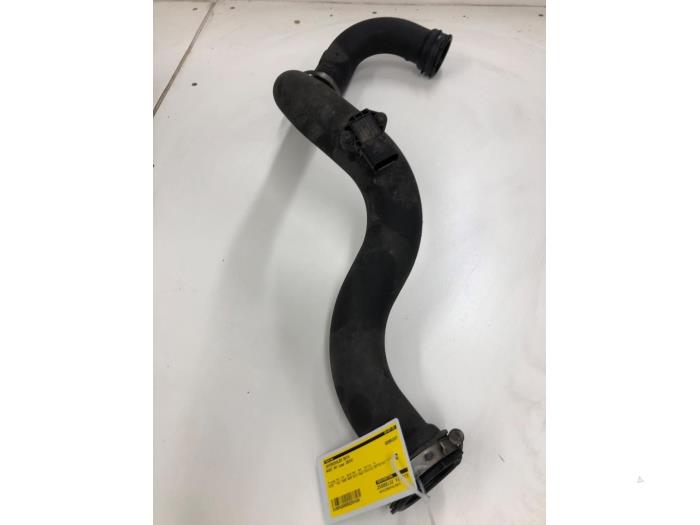 Gebruikte Intercooler Buis Audi A4 Avant (B8) 2.0 TDI 16V Prijs € 51,45 Margeregeling aangeboden door Wessel Parts & Service B.V.