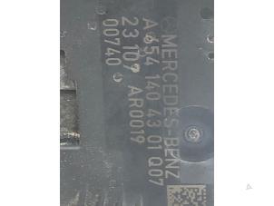 Gebruikte EGR Klep Mercedes Sprinter 3,5t (907.6/910.6) 317 CDI 2.0 D RWD Prijs € 59,00 Margeregeling aangeboden door Wessel Parts & Service B.V.