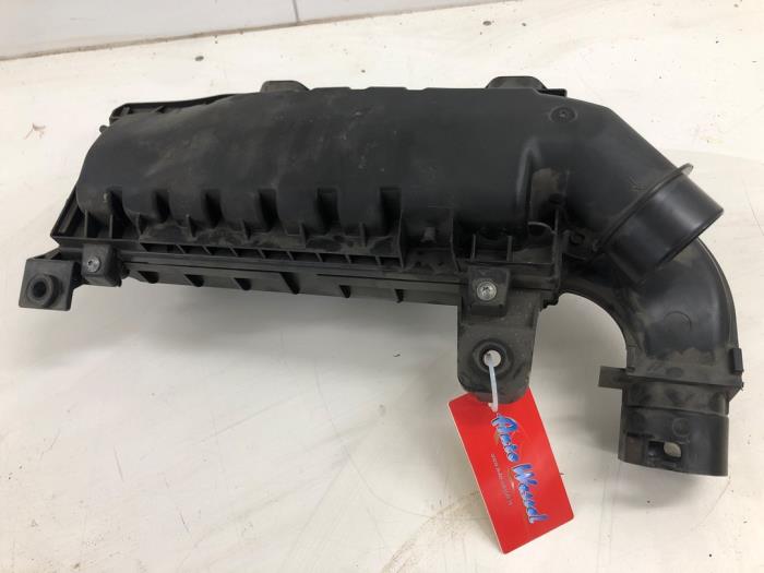 Gebruikte Luchtfilterhuis Opel Crossland (X) 1.2 Turbo 12V Prijs € 30,45 Margeregeling aangeboden door Wessel Parts & Service B.V.