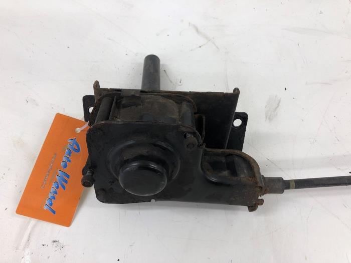 Hefmechniek Reservewiel van een Mercedes-Benz Vito (447.6) 1.6 111 CDI 16V 2018