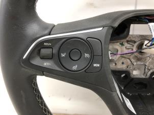 Gebruikte Stuurwiel Opel Mokka 1.5 CDTi 16V Prijs € 249,00 Margeregeling aangeboden door Wessel Parts & Service B.V.