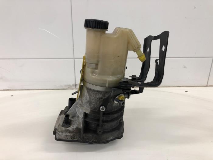 Gebruikte Pomp Servo Renault Master III (EV/HV/UV/VA/VB/VD/VF/VG/VJ) 2.3 Energy dCi 180 Twin Turbo 16V FWD Prijs € 525,00 Margeregeling aangeboden door Wessel Parts & Service B.V.