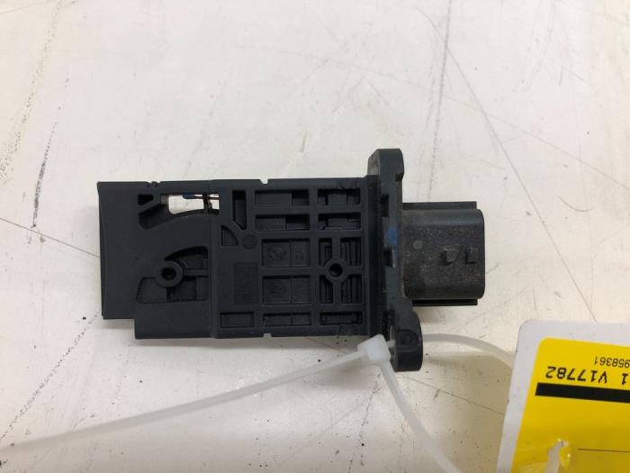 Gebruikte Luchthoeveelheidsmeter Renault Master III (EV/HV/UV/VA/VB/VD/VF/VG/VJ) 2.3 Energy dCi 180 Twin Turbo 16V FWD Prijs € 40,95 Margeregeling aangeboden door Wessel Parts & Service B.V.