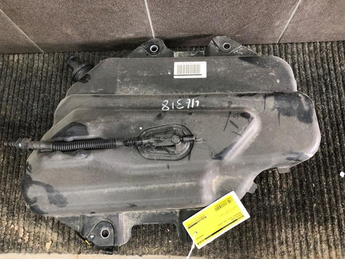 Gebruikte Tank adblue Mercedes Vito (447.6) 1.6 111 CDI 16V Prijs € 471,45 Margeregeling aangeboden door Wessel Parts & Service B.V.