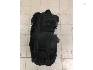 Gebruikte Modderkuip Audi TTS (FV3/FVP) Prijs € 39,00 Margeregeling aangeboden door Wessel Parts & Service B.V.