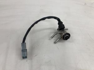 Gebruikte Injector adblue Renault Master III (EV/HV/UV/VA/VB/VD/VF/VG/VJ) 2.3 Energy dCi 180 Twin Turbo 16V FWD Prijs € 149,00 Margeregeling aangeboden door Wessel Parts & Service B.V.