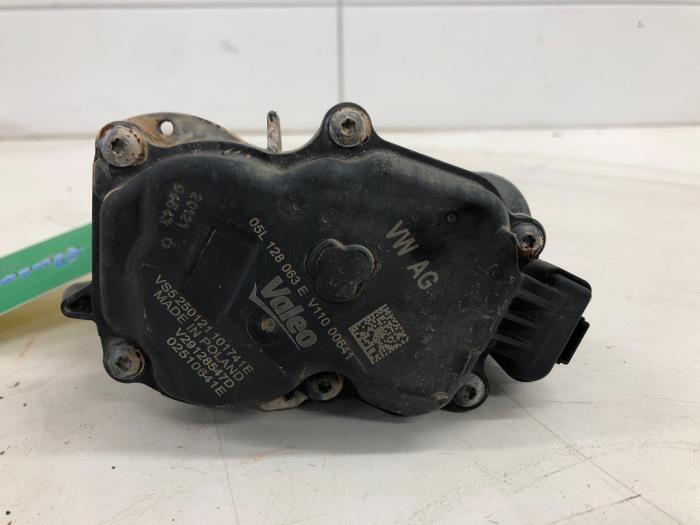 Gebruikte Gasklephuis Volkswagen Passat Variant (3G5) 2.0 TDI 16V 150 Prijs € 51,45 Margeregeling aangeboden door Wessel Parts & Service B.V.