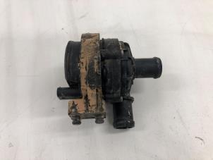 Gebruikte Waterpomp Volkswagen Passat Variant (3G5) 2.0 TDI 16V 150 Prijs € 39,00 Margeregeling aangeboden door Autobedrijf G.H. Wessel B.V.