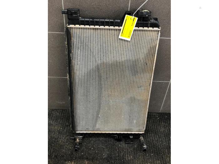 Gebruikte Radiateur Volkswagen Passat Variant (3G5) 2.0 TDI 16V 150 Prijs € 131,25 Margeregeling aangeboden door Wessel Parts & Service B.V.
