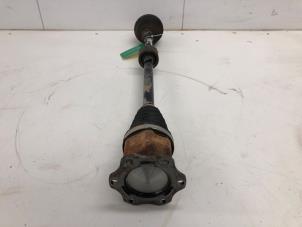 Gebruikte Aandrijfas rechts-voor Skoda Kamiq Prijs € 249,00 Margeregeling aangeboden door Wessel Parts & Service B.V.