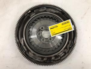 Gebruikte Vliegwiel Volkswagen Polo VI (AW1) 1.0 TSI 12V Prijs € 149,00 Margeregeling aangeboden door Wessel Parts & Service B.V.